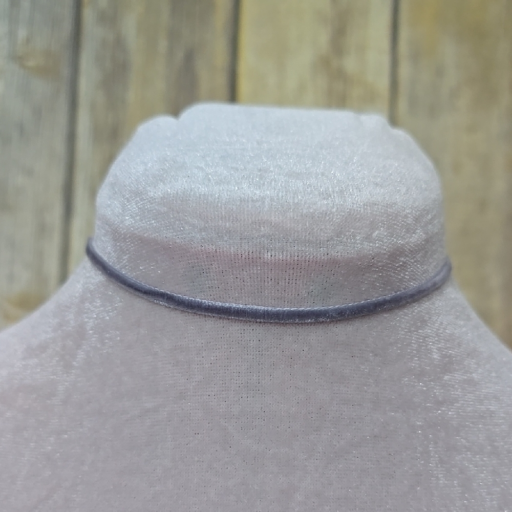 Elegant Gray Velvet Choker Necklace